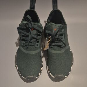 Adidas Green Sneakers with Modern Design